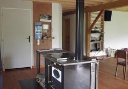 Cuisinière à bois MORVAN MC20 pour chauffage central + ballon tampon + chauffage solaire. Montastruc-de-Salies (31)