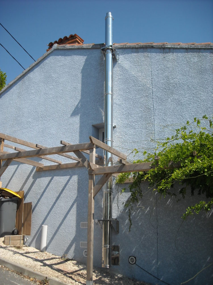 Isoler un conduit de fumées par Solénéo Isoler un conduit de fumées par Solénéo