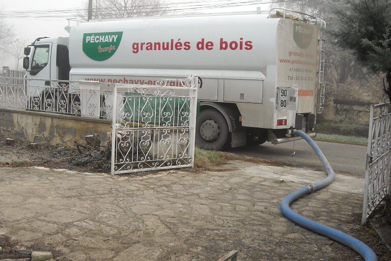 Livraison de granulé de bois en vrac à Marquefave par l'entreprise Pechavy Energies pour un client de Solénéo