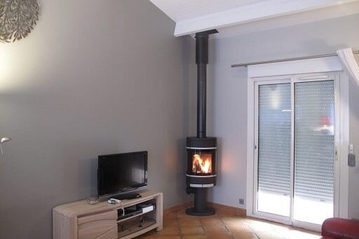 Installation d'un poêle SCAN 68-10 à Pibrac en Haute-Garonne par Solénéo.