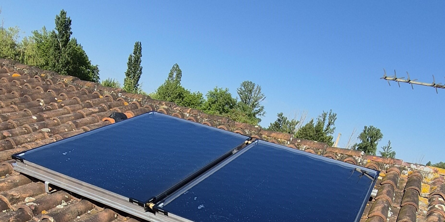 2 capteurs solaires à Noé (31) 2 capteurs solaires à Noé (31)